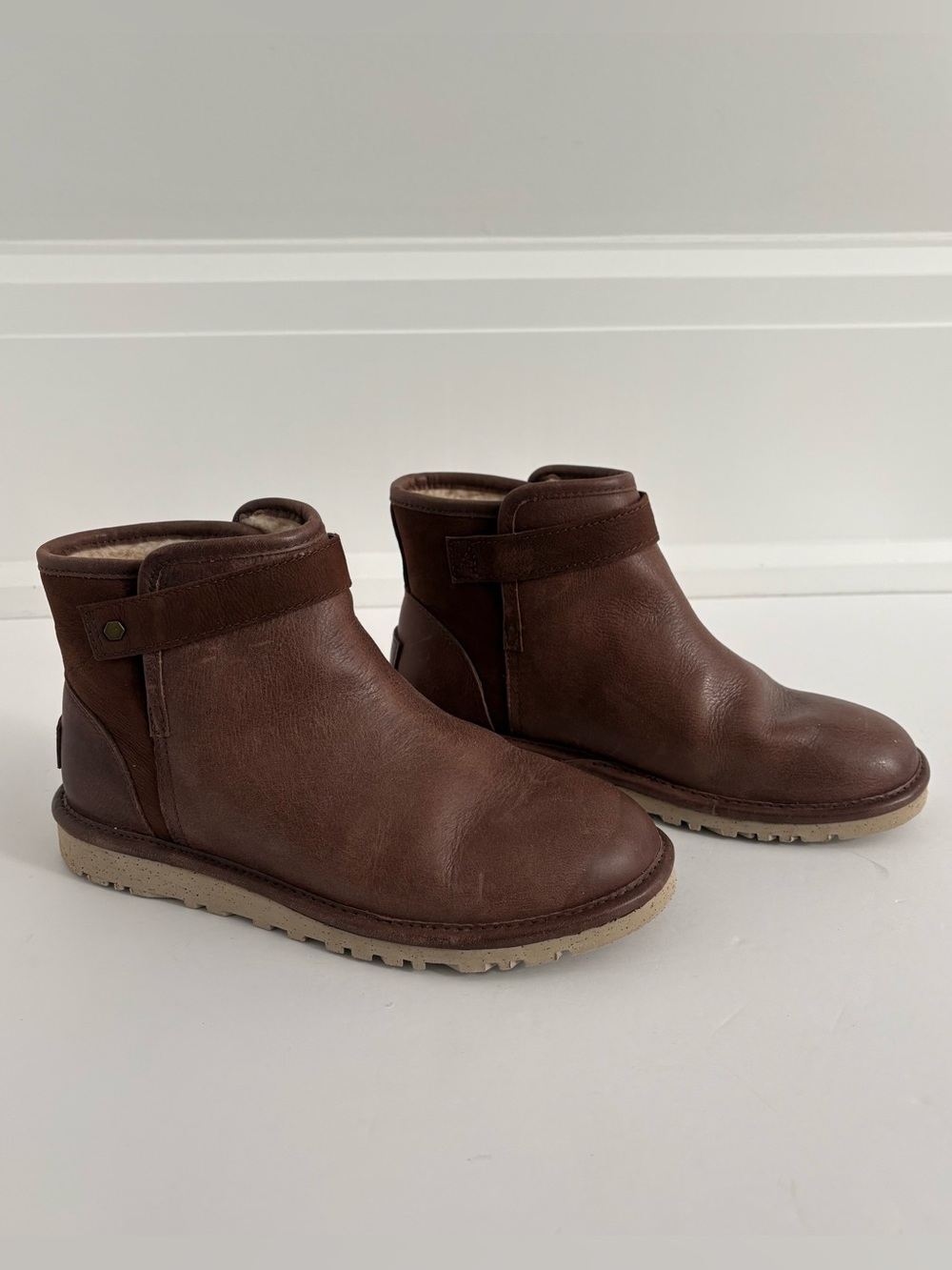 UGG Rella Leather Boots - Distressed Brown Leather - Women’s Size 6